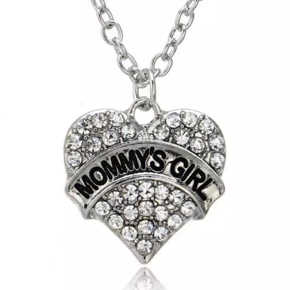 Jewelry - NWT Mommy’s girl crystal heart necklace